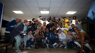 كوكا يحتفل مع لوهافر بعد ضمان البقاء بالدوري الفرنسي (فيديو)