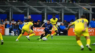 تعادل إنتر ونابولي يشعل صراع اللقب ويؤجل الحسم إلى الجولة الأخيرة من الدوري الإيطالي