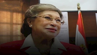 بعد بلاغ سرقة فيلا نوال الدجوي.. هل يجرم القانون حيازة الدولار؟