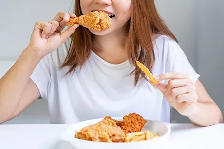 ماذا يحدث لجسمك عند تناول الدجاج يوميًا؟