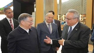 مكتبة الإسكندرية تستقبل "لي شولي" عضو المكتب السياسي للحزب الشيوعي الصيني -صور 