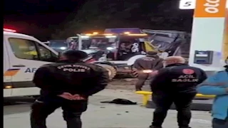 واقعة مأساوية.. انهيار أرضي ينهي حياة أب وابنتيه والأم بين الحياة والموت