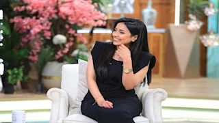 رغم عملها كطبيبة أسنان.. سهر الصايغ ترفض إجراء تجميل لأسنانها