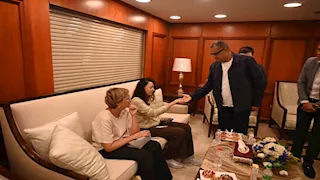 تعامل بجدية وشفافية.. بيان جديد من محافظ جنوب سيناء بشأن حادث سقوط لوحة إعلانية بمطار شرم الشيخ