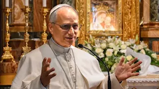 كم تبلغ ثروة الكنيسة الكاثوليكية ومن أين تأتي؟