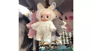 "لابوبو" تهزم ترامب.. طوابير في بريطانيا وأمريكا لشراء العروسة الصينية