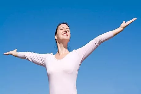 5 عادات صباحية ترفع مزاجك وتركيزك طوال اليوم