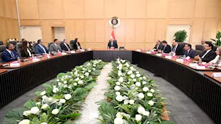 النقل: توقيع عقد تنفيذ البنية الأساسية لمشروع ترام الرمل بالإسكندرية