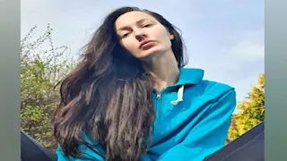 إيكاترينا ليسينا.. 10 صور لأطول عارضة أزياء في العالم