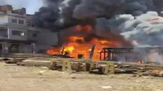 السيطرة على حريق ضخم بمخزن كاوتش في الدقهلية -صور   