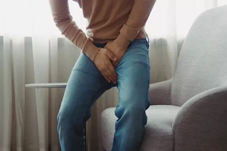 أعراض شائعة لالتهاب خصية الرجل -هذه طرق علاجه