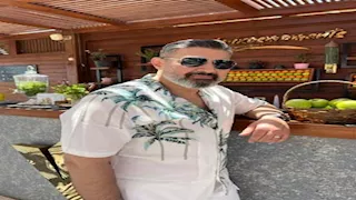 ياسر جلال ينشر صورًا بإطلالة صيفية.. والجمهور: شاب عشريني