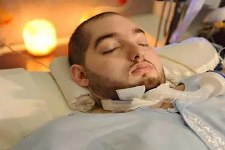 الأمير النائم حرك أصابعه.. هل يعود للحياة مجددا؟