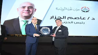 النائب أحمد فؤاد أباظة يكرم رئيس حزب الجبهة الوطنية 