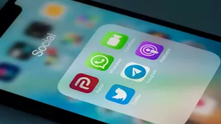 تغريدة تحرض على حرق فنادق اللاجئين تثير جدلًا في بريطانيا