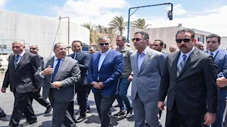 تخزن 72 ألف طن.. وزير التموين داخل محطة زيوت المكس بالإسكندرية -صور