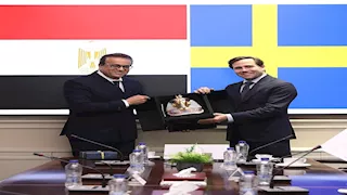 وزير الصحة يبحث مع وزير التجارة السويدي فرص الاستثمار ودعم مصابي غزة