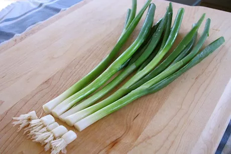 فوائد البصل الأخضر- 4 أمراض يحميك منها