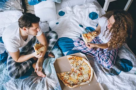 للرجال والنساء- أسوأ 9 أطعمة قبل العلاقة الحميمة