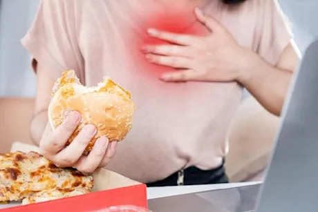 ما هي الأطعمة التي تسبب ارتجاع المريء؟