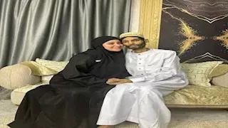 والدة إبراهيم شيكا تثير الجدل: "لقينا الحبر على إيده بعد الوفاة"