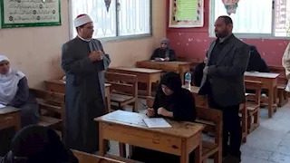 رئيس منطقة الإسماعيلية الأزهرية يتفقد سير امتحانات الثانوية للقسم الأدبي