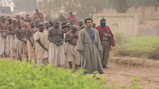 لا سلام لقلوب تكره الحرية.. محمد رمضان ينشر صورة من كواليس "أسد"