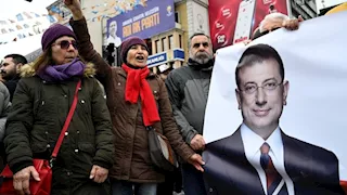 تركيا.. السلطات تصعّد حملتها ضد بلدية إسطنبول التي تديرها المعارضة