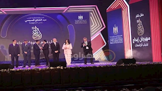 تكريم الإعلامي عمرو الليثي والفنان حسين فهمي في مهرجان إبداع لشباب الجامعات