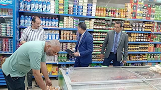 إغلاق 22 منشأة غذائية مخالفة وإعدام 2 طن أطعمة فاسدة في المنيا 