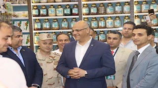بالصور- محافظ القليوبية يفتتح منافذ "جهاز مستقبل مصر" لتوفير السلع بأسعار مُخفضة 