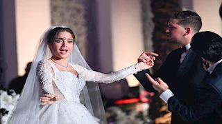 "فرحة ورقص وغناء".. 50 صورة لنجوم الفن "متجمعين" في حفل زفاف رنا رئيس (ألبوم كامل)