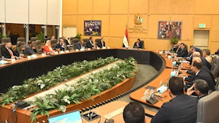 استمرار تيسيرات المطورين.. وزير الإسكان يلتقي مجلس إدارة غرفة صناعة التطوير العقارى 
