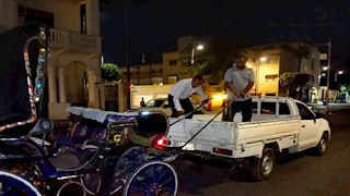 محافظ الأقصر يوجه بالتحفظ على عربة حنطور خلال جولة بساحة أبو الحجاج 