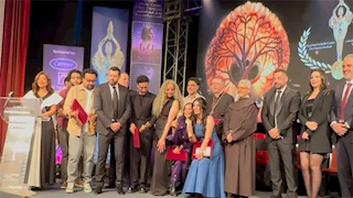 منى زكي تحصل على جائزة أحسن ممثلة عن فيلم "رحلة 404" من المركز الكاثوليكي