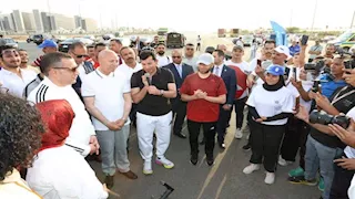 للمرة الأولى.. وزير الأوقاف يرتدي زيا رياضيا ويقود دراجة - صور 