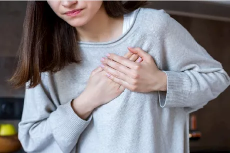 تغير لون الحلمات..الأسباب والأعراض 