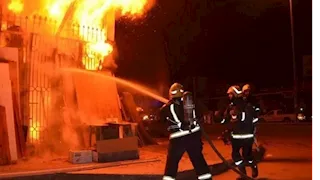 السيطرة على حريق قاعة أفراح في المنيا