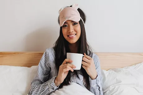 دليلك للحصول على الاسترخاء والنوم الهانئ والعميق.. 8 مشروبات مذهلة 