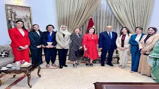 إلهام شاهين وهالة سرحان تستغيثان بعد إغلاق المجال الجوي بالعراق