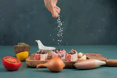 كيف يؤثر الملح على الجلد والوجه؟- أطباء يوضحون