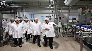 رئيس الوزراء يتفقد مصنع شركة "بيتي" لمنتجات الألبان بالنوبارية