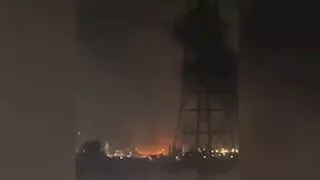 فيديو| لحظة إصابة الصواريخ الإيرانية أهدافها في حيفا الإسرائيلية