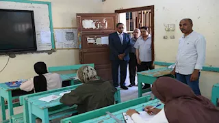 محافظ قنا يتفقد لجان امتحانات الثانوية العامة -صور