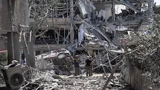 دمار هائل جنوب تل أبيب.. آثار القصف الإيراني على إسرائيل |فيديو وصور