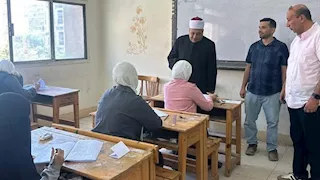 طلاب الأدبي بالشهادة الثانوية يستأنفون امتحاناتهم بمادة اللغة الإنجليزية