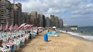 ممنوع نزول البحر.. ماذا يحدث على شواطئ غرب الإسكندرية؟- صور