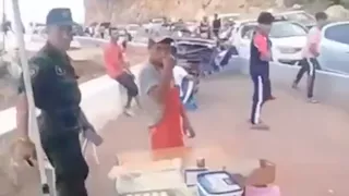 فيديو اعتداء على بائع مأكولات يثير غضبًا في الجزائر 