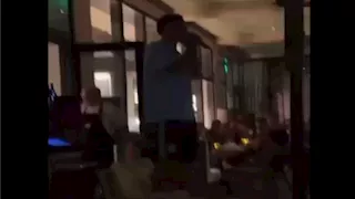 "وصلة ضحك".. عمر مرموش يُغني لـ "بهاء سلطان" في معسكر مانشستر سيتي (فيديو)