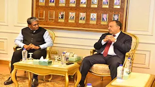 محافظ أسيوط يستقبل السفير الهندي لبحث سبل التعاون - صور 